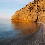 Costa Varda Mourteri